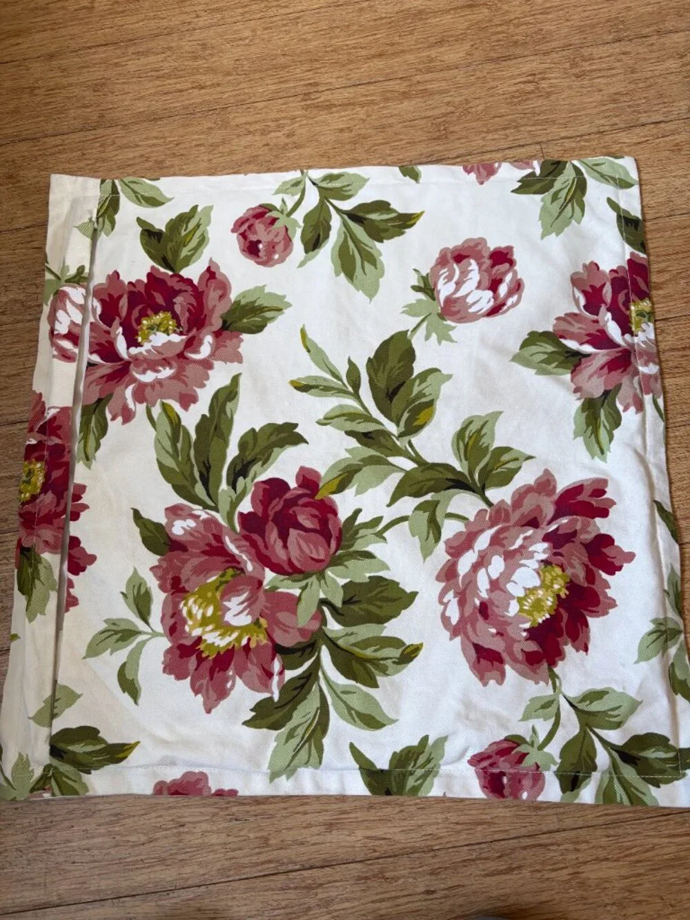 Pottery Barn Floral Accent Pillow Case 20x20 100% Cotton zip Closure Cottagecore